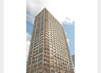 88 W Schiller Unit 807, Chicago, IL 60610