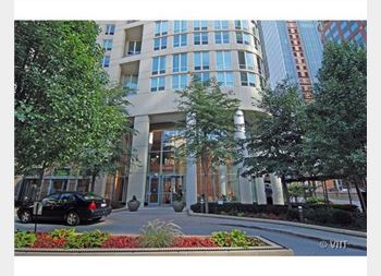 345 N La Salle Unit 308, Chicago, IL 60610