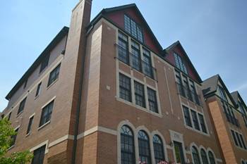 1701 W Foster Unit 2W, Chicago, IL 60640