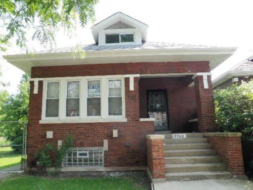 http://img.urbanre.com/propertyimage/full/07543909/6343966170/7743-S-Throop-CHICAGO-IL-60620-0.jpg