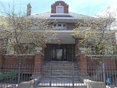 757 W Hutchinson, Chicago,  60613