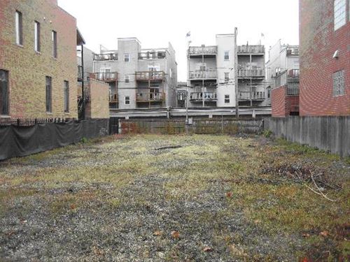 1717 W Wolfram, Chicago, IL 60657
