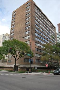 350 W Oakdale Unit 703, Chicago, IL 60657