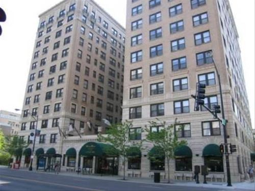 2850 N Sheridan Unit 320, Chicago, IL 60657