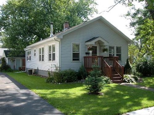 1447 Elizabeth, Crete, IL 60417