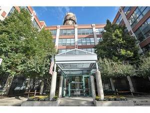 1800 W Roscoe Unit 310, Chicago, IL 60657