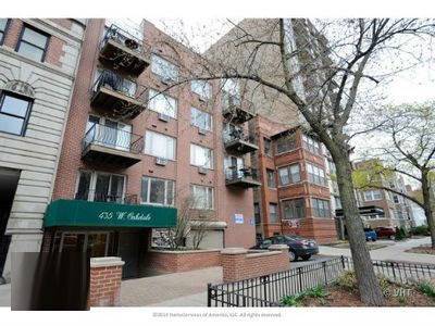 435 W Oakdale Unit 3C, Chicago, IL 60657