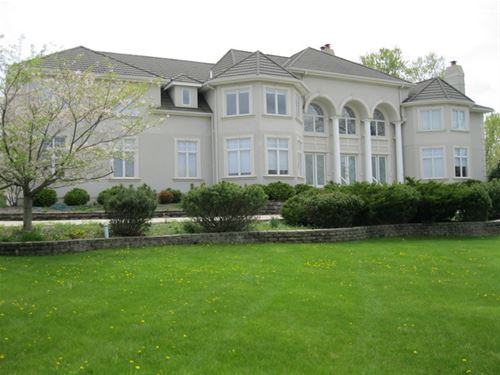 1 Falcon Lakes, South Barrington, IL 60010