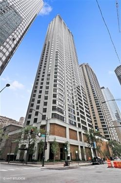 400 E Ohio Unit 2101, Chicago, IL 60611