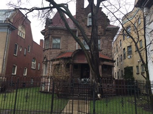 4516 N Sheridan, Chicago, IL 60640