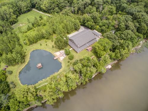 7569 S Bridge, St. Anne, IL 60964