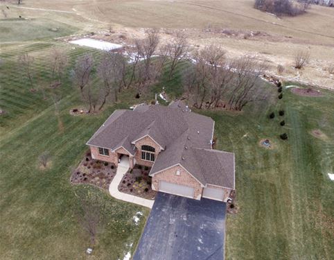 7535 N Winding Oak, Stillman Valley, IL 61084