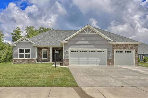 1304 N Briarwood, Mahomet, IL 61853