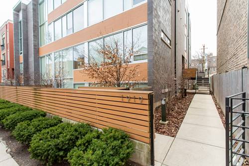 1919 W Crystal Unit 204, Chicago, IL 60622