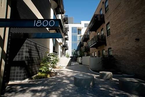 1800 W Grace Unit 321, Chicago, IL 60613