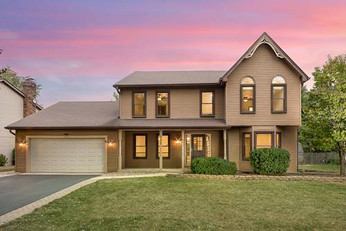 924 Stonehenge, Naperville, IL 60563