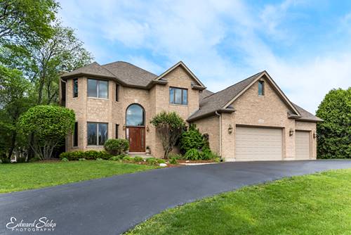 3290 Oak Knoll, Carpentersville, IL 60110