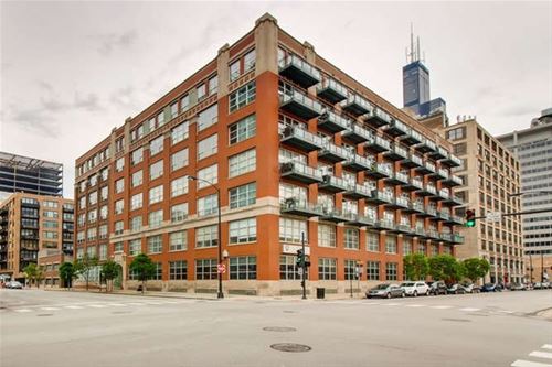 333 S Desplaines Unit 405, Chicago, IL 60661