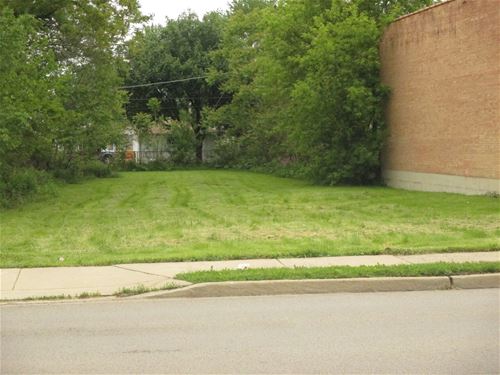736 E St Charles, Lombard, IL 60148