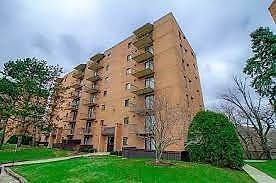 5950 Lake Bluff Unit 202, Tinley Park, IL 60477