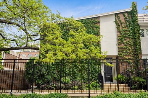 68 W Schiller, Chicago, IL 60610