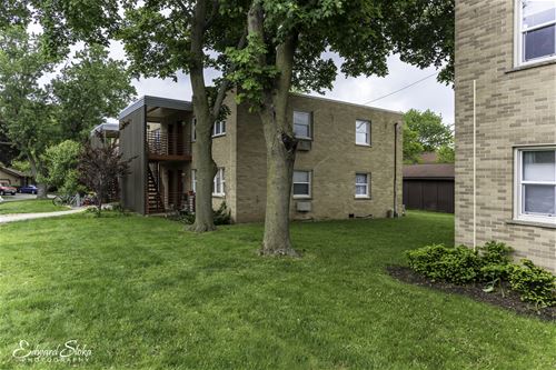 223 Uteg Unit 1, Crystal Lake, IL 60014