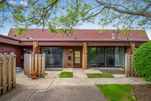 481 Raintree Unit E, Glen Ellyn, IL 60137