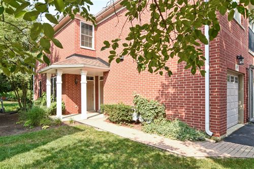 917 Bromley, Northbrook, IL 60062