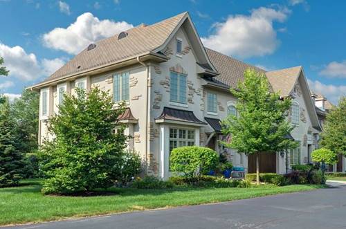 19 Willow Crest Unit 19, Oak Brook, IL 60523