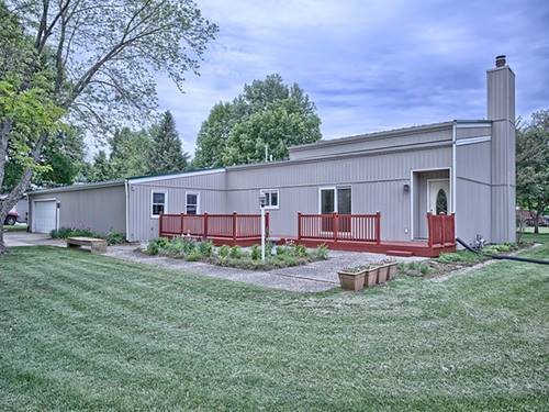 1209 N Lake Of The Woods, Mahomet, IL 61853