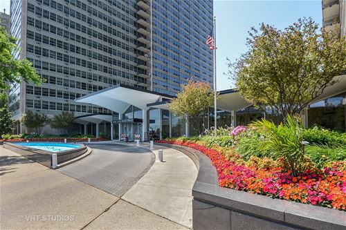 3550 N Lake Shore Unit 2405, Chicago, IL 60657