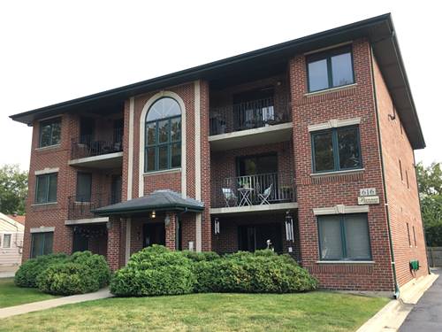 616 e 5th Unit 201, Naperville, IL 60563