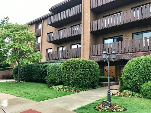 1795 Lake Cook Unit 307, Highland Park, IL 60035