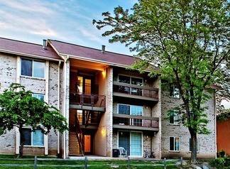 4730 Lake Trail Unit 1B, Lisle, IL 60532