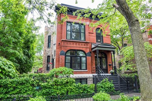 1138 N Hoyne, Chicago, IL 60622