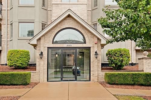 8505 Woodward Unit 401, Woodridge, IL 60517