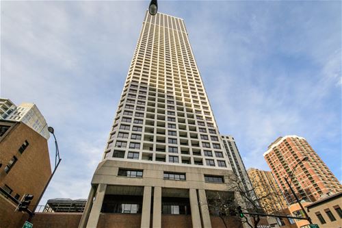 1030 N State Unit 51G, Chicago, IL 60610