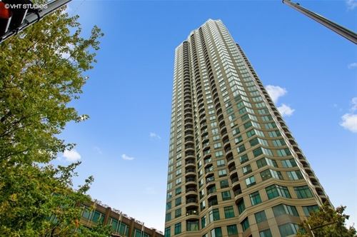 400 N LaSalle Unit 1612, Chicago, IL 60654