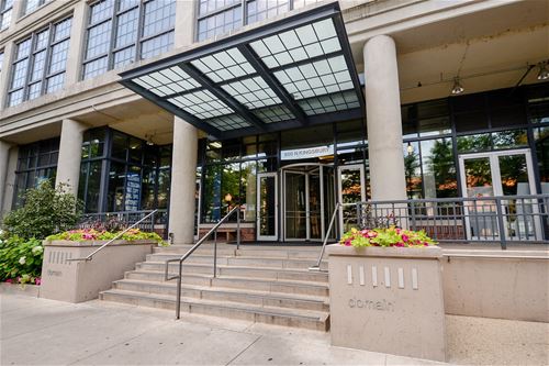 900 N Kingsbury Unit 770, Chicago, IL 60610