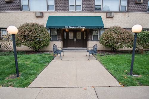 222 Washington Unit 102, Oak Park, IL 60302