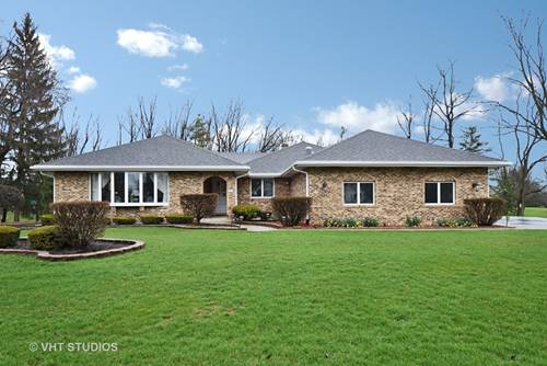 16 Chipping Campden, South Barrington, IL 60010