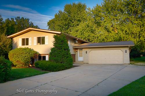 320 E Blackberry, Yorkville, IL 60560