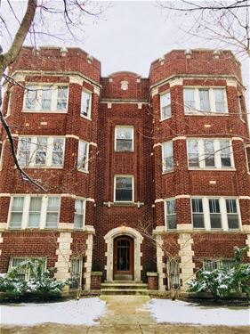 635 W Arlington Unit 2E, Chicago, IL 60614