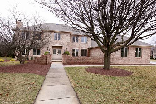 8737 Carriage Green, Darien, IL 60561