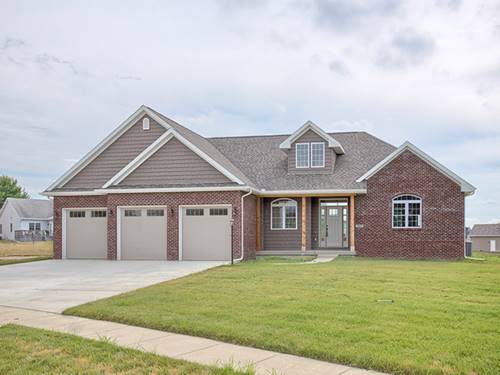 2113 E Slade, Mahomet, IL 61853