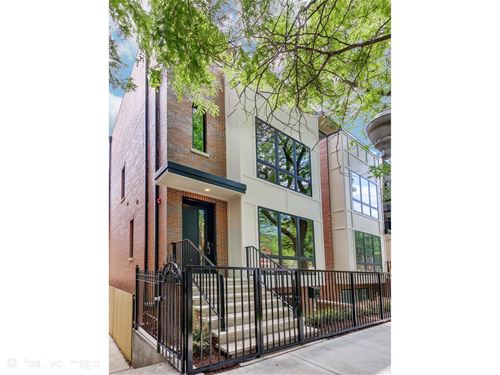 2225 W Lyndale, Chicago, IL 60647