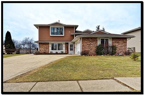 990 W Pine, Roselle, IL 60172