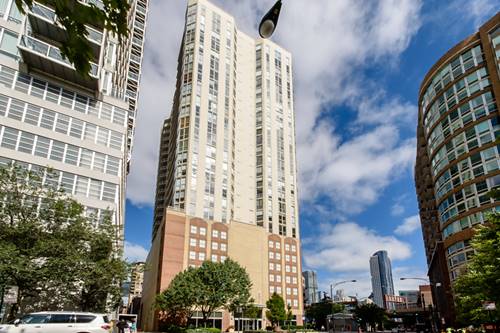 645 N Kingsbury Unit 1609, Chicago, IL 60654