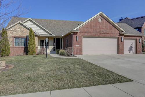 1612 N Briarwood, Mahomet, IL 61853