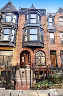 47 E Division, Chicago, IL 60610